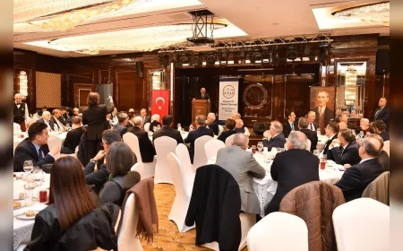 KAYSERİ BÜYÜKŞEHİR BELEDİYE BAŞKANI DR. MEMDUH BÜYÜKKILIÇ ANKARA’DAKİ KAYSERİLİLERLE İFTARDA BULUŞTU