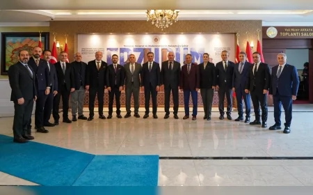 TOBB Yönetim Kurulu Üyesi ETSO Başkanı Saim Özakalın’dan Vali Aydın Baruş’a Ziyaret: “Erzurum’un Sanayi ve Lojistik Gücü Artıyor”