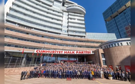 İzmir Büyükşehir Belediye Başkanı Cemil Tugay: “Türkiye’nin sağlıklı bir kamu yönetimine ihtiyacı var”