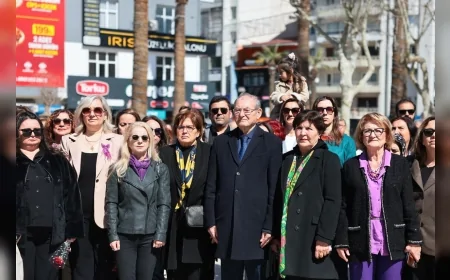 Denizli Kent Konseyi Kadın Meclisi 8 Mart’ta Atatürk Anıtı’nda tören düzenledi