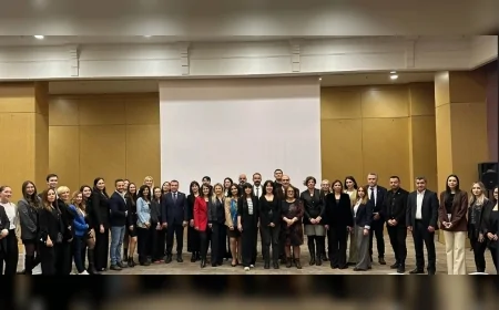 İzmir Gazeteciler Cemiyeti’nin Gazetecilere Yönelik İngilizce Eğitim Programı Ankara’da Düzenlenen Törenle Tamamlandı