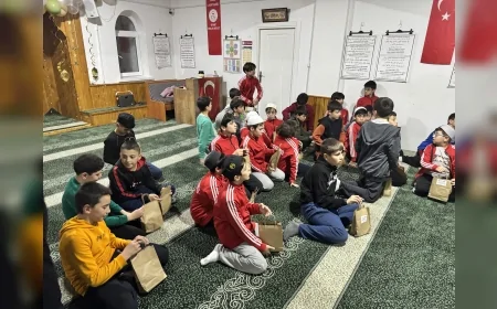Çorum Belediyesi Ramazan Ayında Camiler ve Kur’an Kurslarında Çocuklara İftariyelik İkramında Bulunuyor