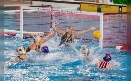 İzmir Büyükşehir Belediye Başkanı Dr. Cemil Tugay Göztepe Kadın Sutopu Takımı’nın Avrupa’daki 27-16’lık Zaferini Yerinde İzledi