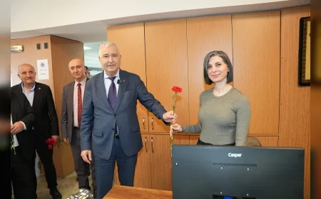 KEMALPAŞA’DA 8 MART DÜNYA EMEKÇİ KADINLAR GÜNÜ ETKİNLİKLERİNDE ÜRETEN KADINLAR ÖDÜLLENDİRİLDİ