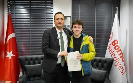 BORNOVA BELEDİYE BAŞKANI ÖMER EŞKİ BAŞARILI ÖĞRENCİLERİ AĞIRLADI