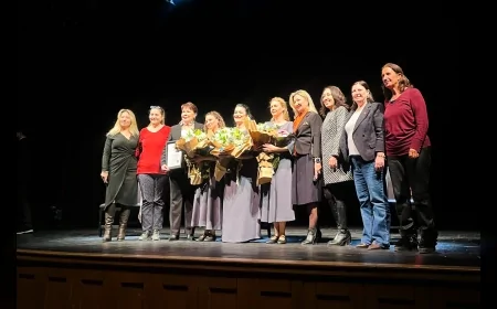 TEPEBAŞI’NDA 8 MART’A ÖZEL TİYATRO ETKİNLİĞİNE 600 KADIN YOĞUN İLGİ GÖSTERDİ!