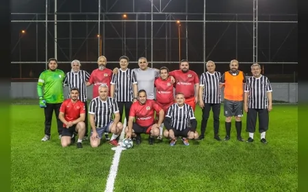 EFELER’DE BASIN MENSUPLARI İLE BELEDİYE YÖNETİCİLERİ HALI SAHADA BULUŞTU KAZANAN FAIR PLAY RUHU OLDU