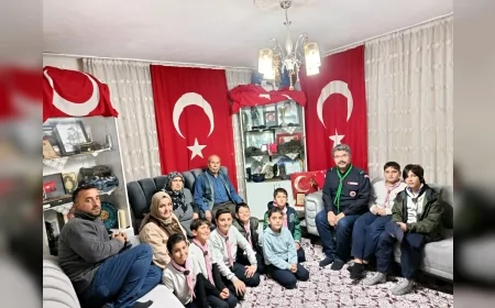 Sarıçam’da İzciler Şehit PÖH Volkan Çay’ın Ailesiyle Gönül Sofrasında Buluştu