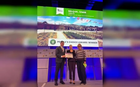 EFES SELÇUK BELEDİYE BAŞKANI FİLİZ CERİTOĞLU SENGEL: “EFES TARLASI YAŞAM KÖYÜ İLE SÜRDÜRÜLEBİLİR TURİZMDE DÜNYAYA ADIMIZI DUYURDUK”