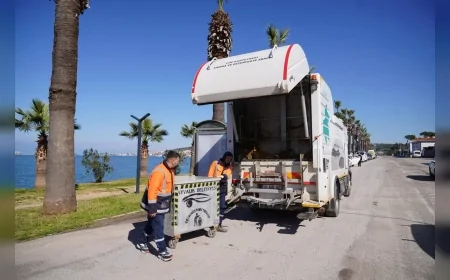 Ayvalık Belediyesi Yaz Öncesi Çöp Konteynerlerinde Kapsamlı Temizlik ve Dezenfeksiyon Çalışması Başlattı