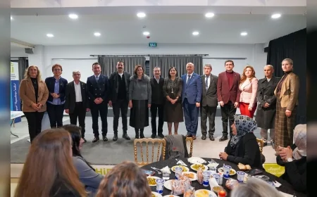 Tepebaşı Belediye Başkanı Ahmet Ataç Muhtarlarla İftar Sofrasında Buluştu: “Mahallelerde Gözümüz Kulağımızsınız”