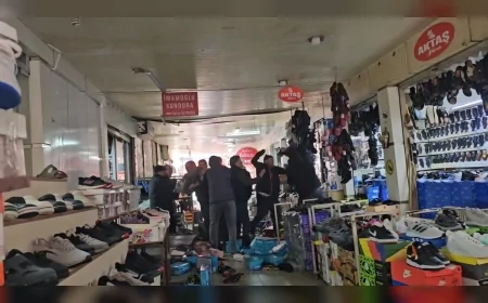 Çorum Saat Kulesi Altında Esnaf Kavgası: Akraba Ayakkabıcılar Birbirine Girdi, 3 Kişi Yaralandı