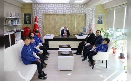 Eskişehir’de TET Robot Takımı “TerraNEX” Projesiyle FLL Yerel Turnuvasında Yenilikçi Proje Birinciliği Kazandı