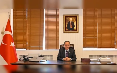 Yalova Valisi Dr. Ahmet Hamdi Usta: “İstiklal Marşı milletimizin hür yaşama kararlılığının dünyaya ilanıdır”