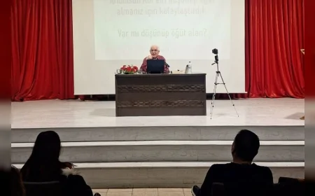 TEPEBAŞI BELEDİYESİ RAMAZAN SOHBETLERİNDE KUR’AN, AHLAK VE KADININ KENDİSİ OLMA TEMASI ELE ALINDI