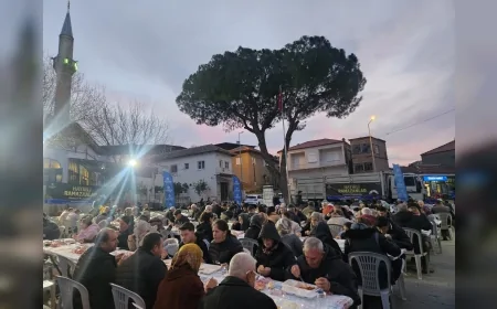 AYDIN BÜYÜKŞEHİR BELEDİYE BAŞKANI ÖZLEM ÇERÇİOĞLU’NDAN İL GENELİNDE BİNLERCE VATANDAŞI BULUŞTURAN İFTAR SOFRALARI