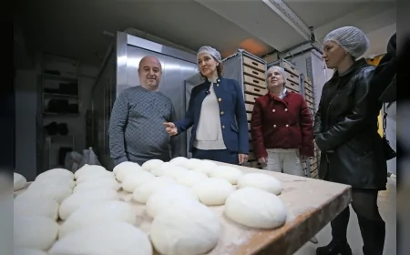 KARŞIYAKA BELEDİYE BAŞKANI YILDIZ ÜNSAL FIRIN DENETİMİ YAPTI