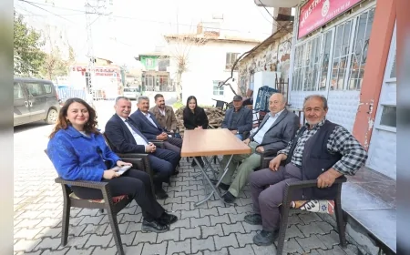 Yunusemre Belediye Başkanı Semih Balaban aynı günde dört mahalleyi ziyaret ederek vatandaşlarla buluştu