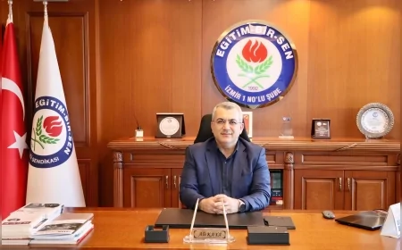 Eğitim-Bir-Sen İzmir 1 Nolu Şube Başkanı Ali Kaya: “İstiklâl Marşı Milletimizin Ruhunun ve Özgürlük İradesinin Destanıdır”