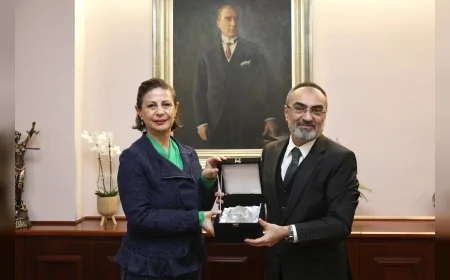 Eskişehir Büyükşehir Belediye Başkanı Ayşe Ünlüce’ye Avrupa Yönetişim Mükemmelliği Markası ELoGE Ödülü Takdim Edildi