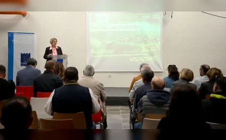 KUŞADASI BELEDİYESİ TEMİZLİK ÇALIŞMALARI İÇİN 23 MAHALLE MUHTARIYLA KOORDİNASYON TOPLANTISI DÜZENLEDİ