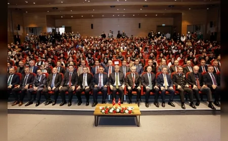 ADANA VALİSİ MUSTAFA YAVUZ: “12 MART BİR MARŞIN DEĞİL BİR MİLLETİN ÖZGÜRLÜK İRADESİNİN İLANIDIR”