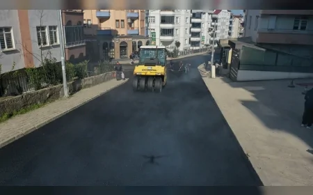ORDU BÜYÜKŞEHİR BELEDİYESİ ALTINORDU ŞAHİNCİLİ MAHALLESİ 80. YIL CADDESİNDE SICAK ASFALT ÇALIŞMASINI TAMAMLADI