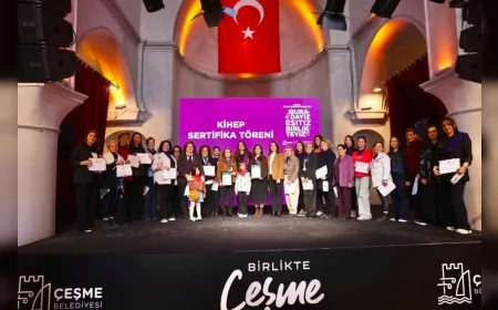 Çeşme’de 8 Mart Dünya Emekçi Kadınlar Günü “Buradayız, Eşitiz, Birlikteyiz” Temasıyla Yoğun Katılımla Kutlandı