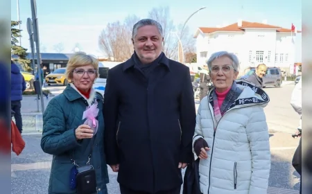 Yalova Belediye Başkanı Mehmet Gürel 8 Mart’ta Kadınlara Sukulent Dağıttı