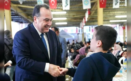 Manisa Büyükşehir Belediye Başkanı Besim Dutlulu: “Ramazan’ın bereketini ve kardeşlik ruhunu Kırkağaç’ta paylaştık”