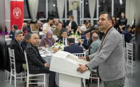 Bornova Belediye Başkanı Ömer Eşki: “İstiklal Marşı bize korkmamayı emreder”