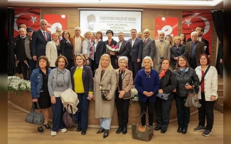 Efeler Belediye Başkanı Anıl Yetişkin’in Ev Sahipliğinde Zülal Kalkandelen Cumhuriyet Söyleşisinde Vatandaşlarla Buluştu