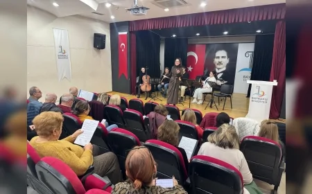 Bayraklı Belediyesi Ücretsiz Kültür ve Sanat Kurslarıyla Vatandaşları Sanatla Buluşturuyor