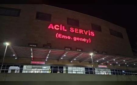 Çorum’da Dağ Yolunda Devrilen Traktörün Altında Kalan 82 Yaşındaki Sürücü Ağır Yaralandı