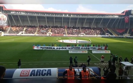 ARCA ÇORUM FK HAKEM TARTIŞMALARIYLA GÜNDEM OLAN MAÇTA EROKSPOR’U 90+2’DE DEVİRDİ