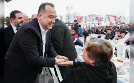 MANİSA BÜYÜKŞEHİR BELEDİYE BAŞKANI BESİM DUTLULU ALAŞEHİR İFTARINDA: “RAMAZAN’IN BEREKETİNİ HEMŞERİLERİMİZLE PAYLAŞIYORUZ”