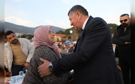 BAYINDIR BELEDİYESİ KADİR GECESİ’NDE BİNLERCE VATANDAŞI İFTAR SOFRASINDA BULUŞTURDU