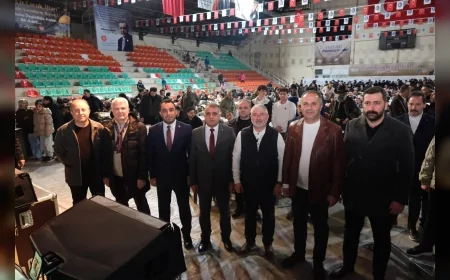 Çorum’da Cumhur İttifakı Temsilcileri ve Vatandaşlar Gönül Sofrasında İftarda Buluştu