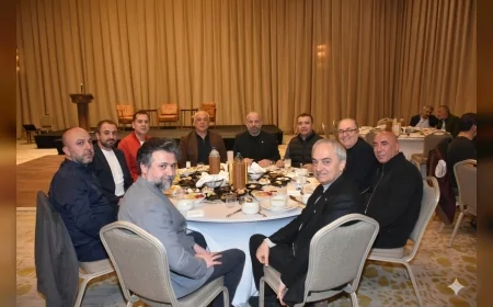 ANTALYALI İŞ İNSANI ERTUĞRUL KAHRAMAN’DAN KENTİN DİNAMİKLERİNİ BULUŞTURAN İFTAR DAVETİ