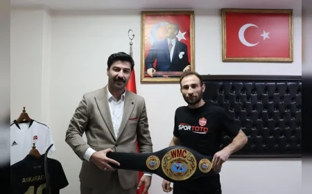 ÇORUM GENÇLİK SPOR KULÜBÜ BAŞKANI FEYYAZ VELİDEDEOĞLU: “KULÜBÜMÜZ SPORCUMUZ ABDÜSSAMED UĞURLU’NUN HER ZAMAN YANINDA OLACAK”