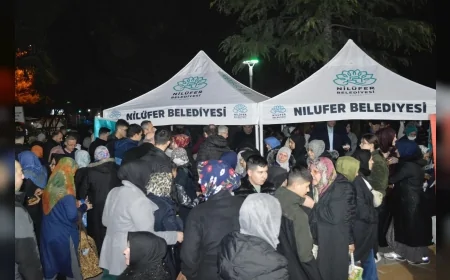Nilüfer Belediyesi Kadir Gecesi’nde 17 Noktada Vatandaşlara Kandil Simidi İkram Etti