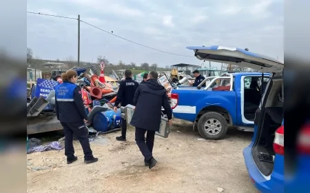 Nilüfer’de zabıta ekipleri yaya yollarını işgal eden materyalleri topladı