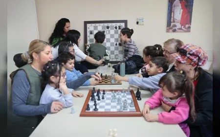 Konak Belediyesi İleri Yaş Merkezi’nde çocuklarla bayram coşkusu yaşandı