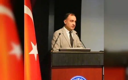 Ege Üniversitesi’nde Çanakkale konferansı düzenlendi Prof. Dr. Elmacı “Milli Mücadelenin önsözüdür”