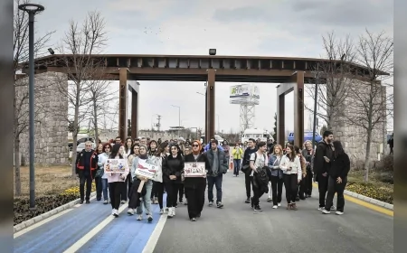 Tıp öğrencisi Berkay Akbaş anısına ATA Çiftliği’nde doğa yürüyüşü ve fidan dikimi etkinliği düzenlendi