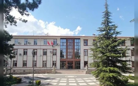 ÇORUM VALİLİĞİNDEN BAYRAM DÖNÜŞÜ TRAFİK TEDBİRİ D-100 KARAYOLUNDA AĞIR VASITALARA KISITLAMA KARARI