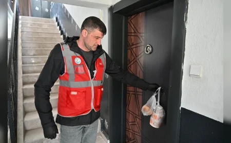 Manisa Büyükşehir Belediye Başkanı Besim Dutlulu: “10 bin vatandaşımıza her gün sıcak yemek ulaştırıyoruz”