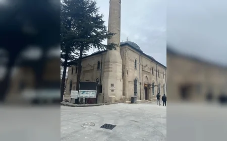 Kültür ve Turizm Bakanı Mehmet Nuri Ersoy: “Asırların mirasını yeniden ayağa kaldırıyor, üç camiyi bayramda ibadete açıyoruz”