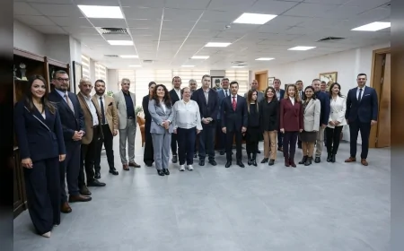 MARMARİS BELEDİYE BAŞKANI ACAR ÜNLÜ PERSONELLE BAYRAMLAŞTI