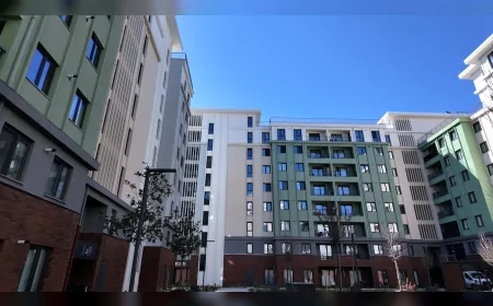 Çevre Şehircilik ve İklim Değişikliği Bakanı Murat Kurum Dönüşen Tozkoparan’da Bayram Sevincini Paylaştı